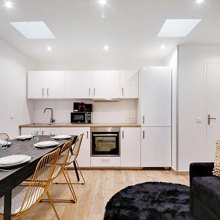 Enchanting 2 Bdr Parisian Apartment Exterior photo